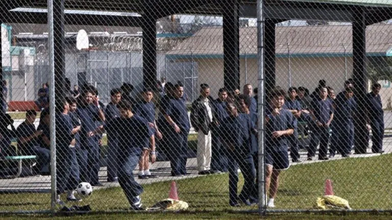 adolescente muere en centro de detención de ICE en Florida y genera críticas por condiciones en custodia migratoria