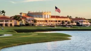 campo de golf Trump National Doral en Miami donde autoridades calculan altos costos de seguridad por visitas de Donald Trump