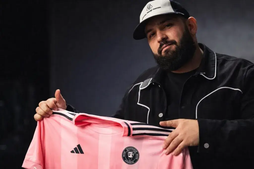 Carin León inaugura estadio Inter Miami con concierto que impulsa cultura latina y economía en Florida