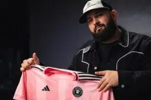 Carin León inaugura estadio Inter Miami con concierto que impulsa cultura latina y economía en Florida