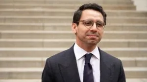 James Fishback en medio de problemas legales y financieros tras la salida de su abogado por deuda en Estados Unidos