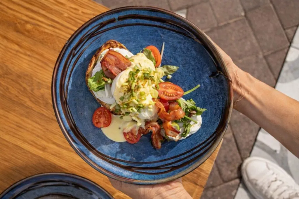 brunch Miami con propuesta de Luka Restaurant que combina sabor casero e innovación gastronómica