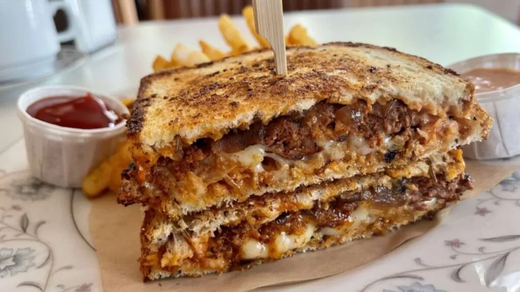 Puestos de comida y aficionados durante el Miami Open en el Hard Rock Stadium