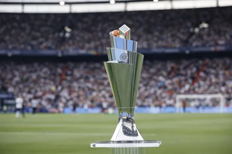 Vista moderna de Miami destacando infraestructura para eventos deportivos y dinámica internacional vinculada a la Nations League.