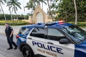 Policías en Florida colaboran con ICE en arrestos migratorios impactando seguridad e ingresos locales