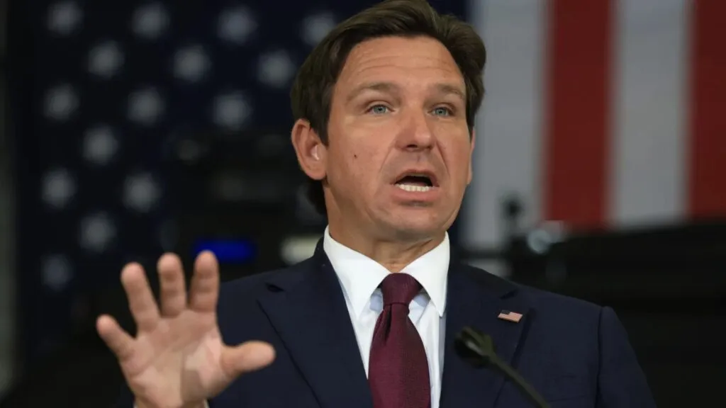 Ron DeSantis critica a sheriffs de Florida por postura sobre inmigración y ciudadanía en debate estatal