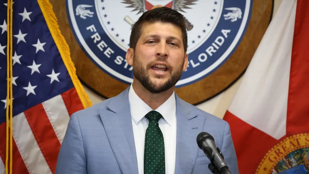 Rooney Rule en la NFL cuestionada en Florida por políticas de diversidad laboral