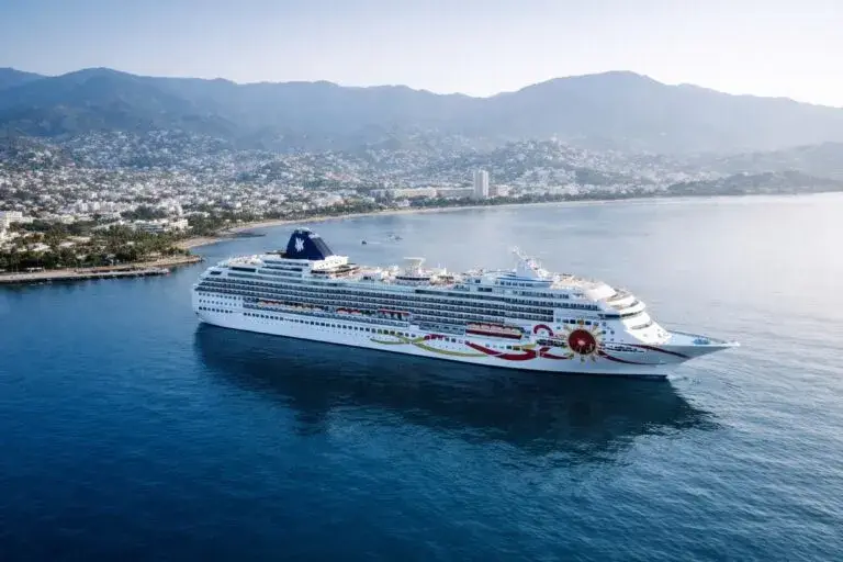Acapulco cruceros Miami promoción turística con puerto y cruceros en ambiente internacional