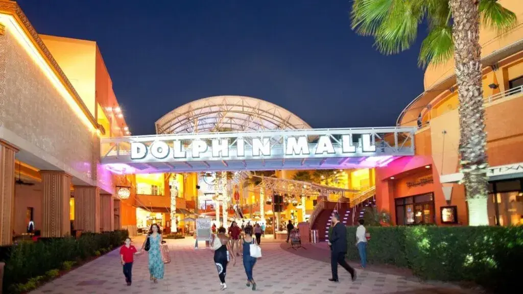 amenaza de bomba Dolphin Mall Miami-Dade operativo policial seguridad centro comercial Florida