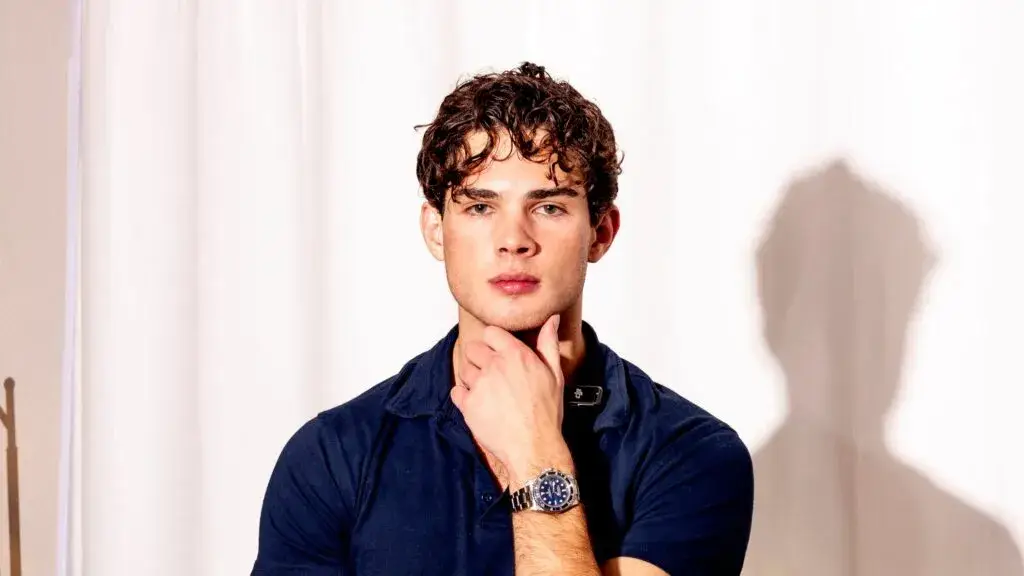 Clavicular relacionado con caso legal y controversia en redes sociales