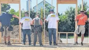 desarrollo de viviendas accesibles en Florida en terrenos públicos y religiosos