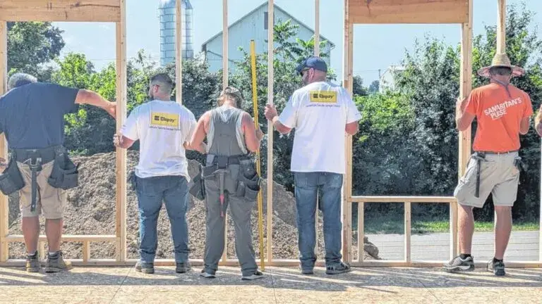 desarrollo de viviendas accesibles en Florida en terrenos públicos y religiosos