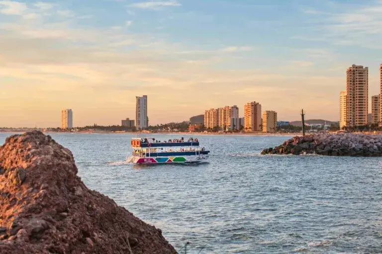 Mazatlán proyecta 60 por ciento de ocupación hotelera con playas y turismo activo en marzo 2026