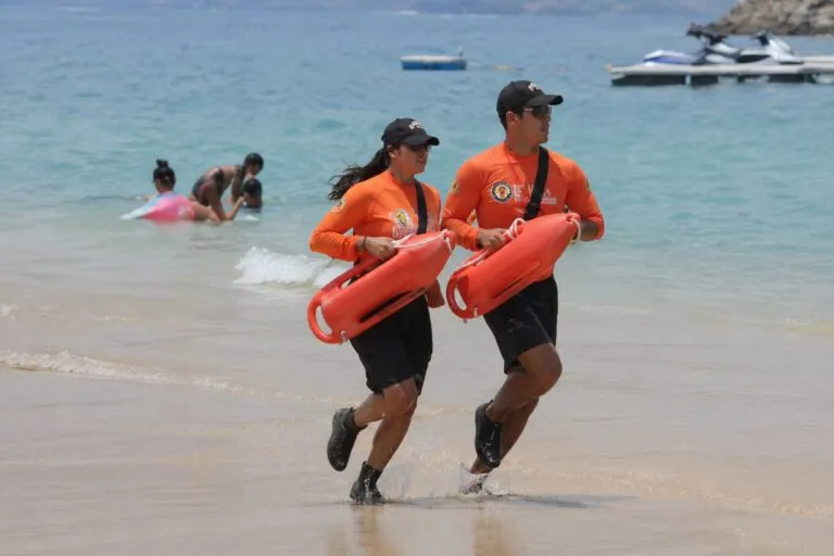 Operación Salvavidas refuerza la seguridad turística en México con vigilancia y prevención en playas durante vacaciones