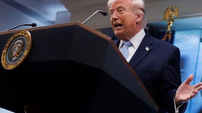 ataque con martillo en Florida genera debate sobre inmigración tras difusión del video por Trump