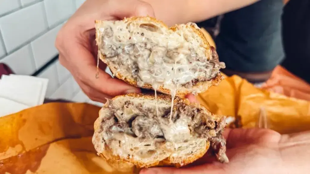 Cheesesteak For Sale presenta sándwiches gourmet con carne Wagyu en Miami Beach