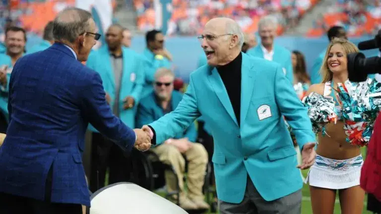 Manny Fernández dejó huella histórica con los Miami Dolphins en la NFL