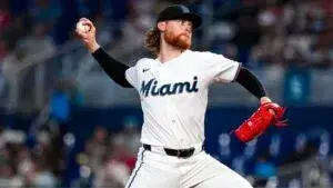 Max Meyer lanzando con los Marlins durante blanqueada con un solo hit permitido