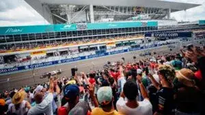 Miami con eventos como Fórmula 1, festivales culturales y actividades al aire libre