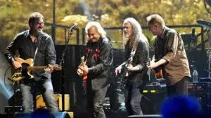 The Eagles se presentan en Hard Rock Live durante su gira final en Florida