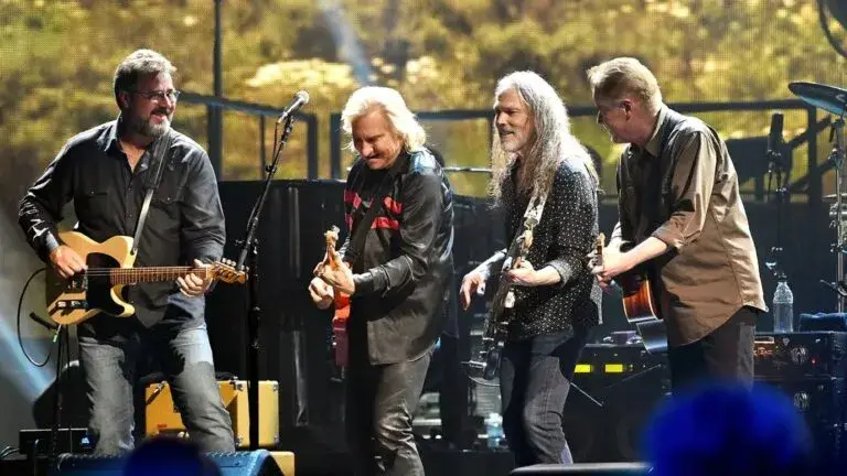 The Eagles se presentan en Hard Rock Live durante su gira final en Florida