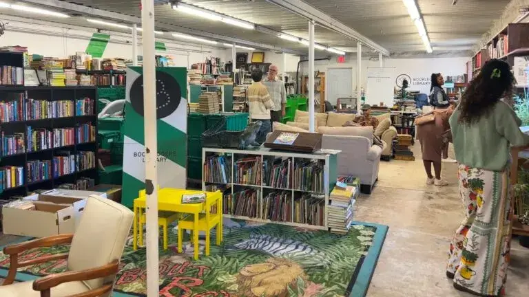 Bookleggers celebra 14 años ofreciendo libros gratuitos y actividades culturales para la comunidad