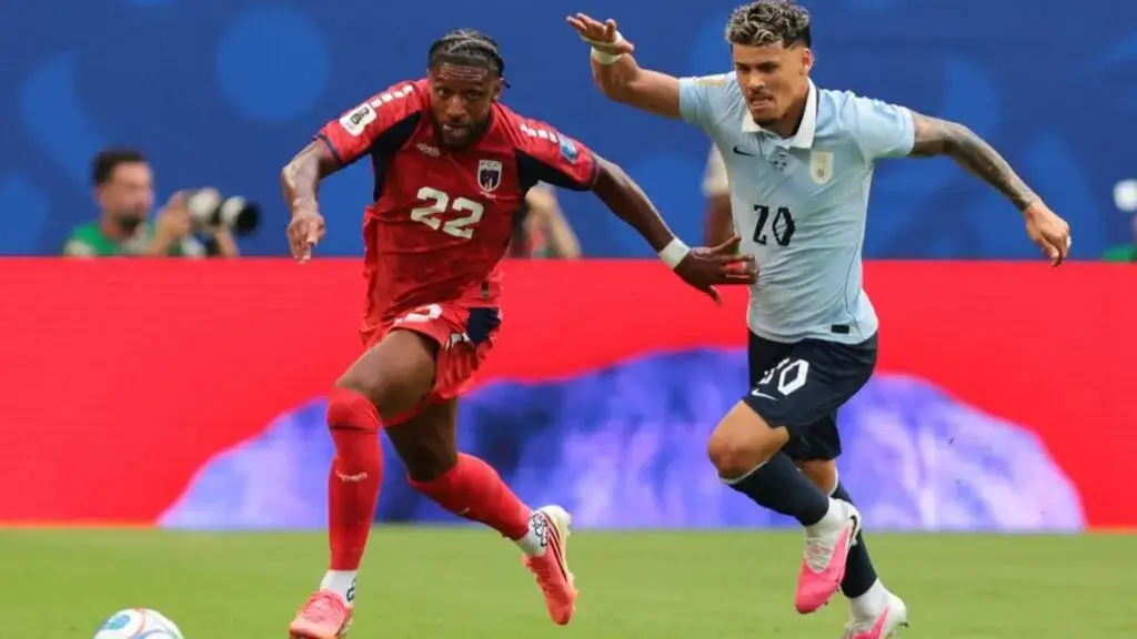 Futbolistas de Cabo Verde celebran un resultado histórico durante el Mundial