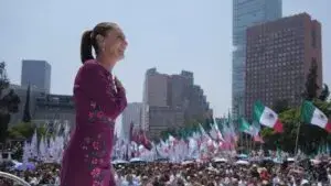 Claudia Sheinbaum durante acto político sobre soberanía nacional y tensiones con Estados Unidos