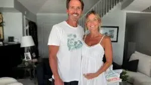 Pareja de Florida tras caso de fecundación in vitro y acuerdo judicial por la custodia de una bebé.