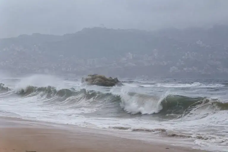 Tormenta tropical Boris provoca lluvias torrenciales y riesgo de inundaciones en México
