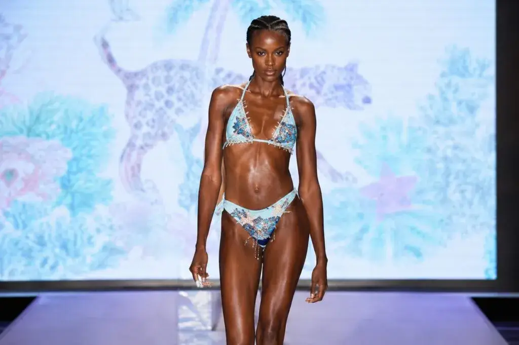Oceanus swimwear fortalece su presencia global con diseño artesanal y moda de lujo inspirada en el estilo costero