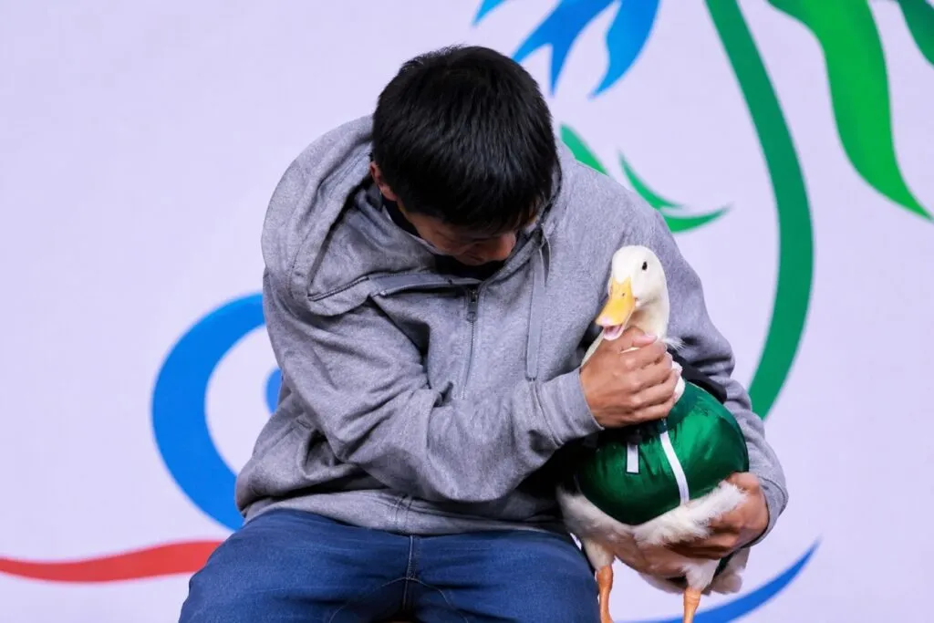 Pato Merlín protege su imagen durante el Mundial en México tras registrar derechos comerciales
