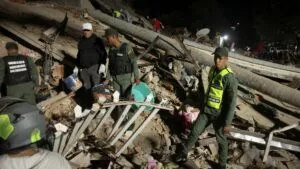 Venezolanos en Florida buscan comunicarse con sus familias en Caracas tras los terremotos