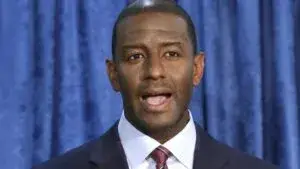 Andrew Gillum durante un acto público tras conocerse su arresto por posesión de drogas en Alabama.