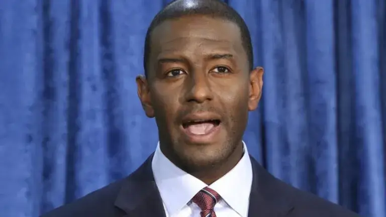 Andrew Gillum durante un acto público tras conocerse su arresto por posesión de drogas en Alabama.