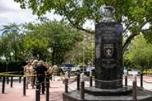 Monumento de Bahía de Cochinos en Miami tras un acto de vandalismo investigado por la Policía.