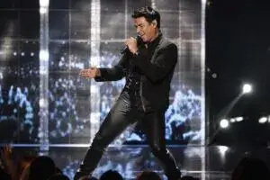 Chayanne durante el concierto benéfico Unidos por Venezuela en Miami para recaudar ayuda humanitaria