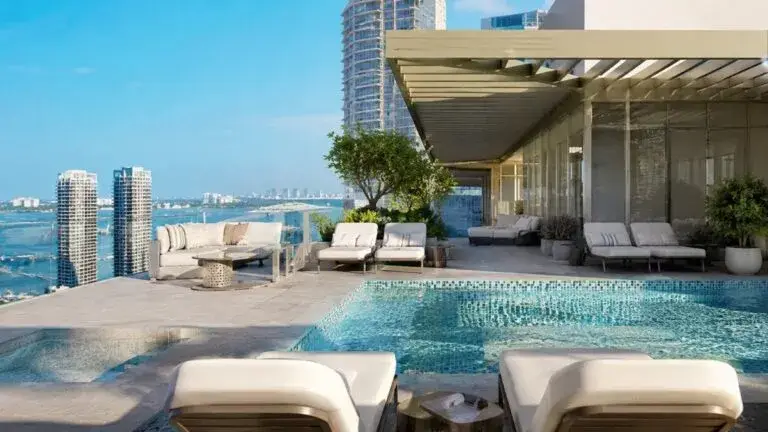 14 ROC en el centro de Miami con desarrollo residencial y 283 residencias en Florida