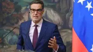 Félix Plasencia anunció el retiro de Venezuela de la CPI y el inicio del proceso para restablecer las relaciones diplomáticas con Perú.