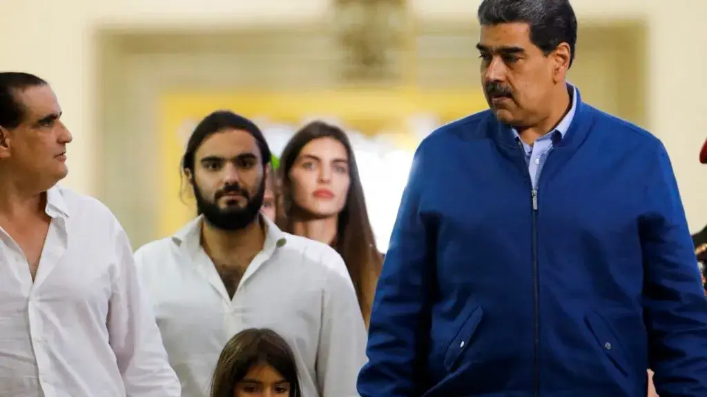 Juez federal ordena una indemnización millonaria por torturas contra ciudadanos estadounidenses en Venezuela.