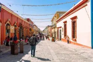 Turismo en México pierde participación entre viajeros de Estados Unidos por menor conectividad y mayor competencia internacional.