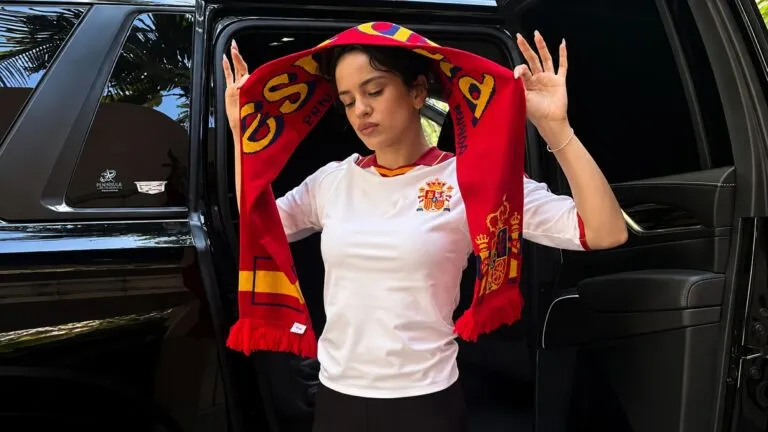Rosalía ofrece una disculpa tras la polémica por una publicación relacionada con Argentina.