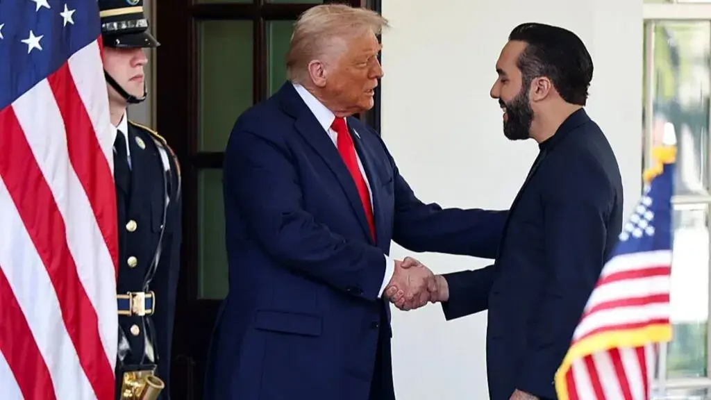 Reunión entre Donald Trump y Nayib Bukele para fortalecer la cooperación en seguridad e inmigración.