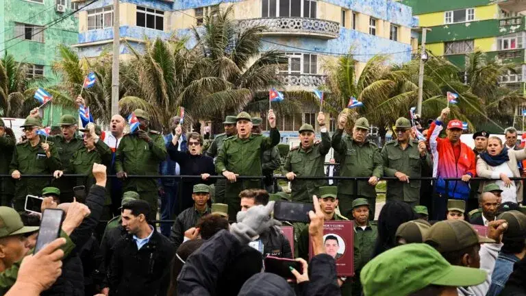 Cuba enfrenta nuevas acusaciones de Estados Unidos por espionaje, extremismo político y amenazas a la seguridad nacional.