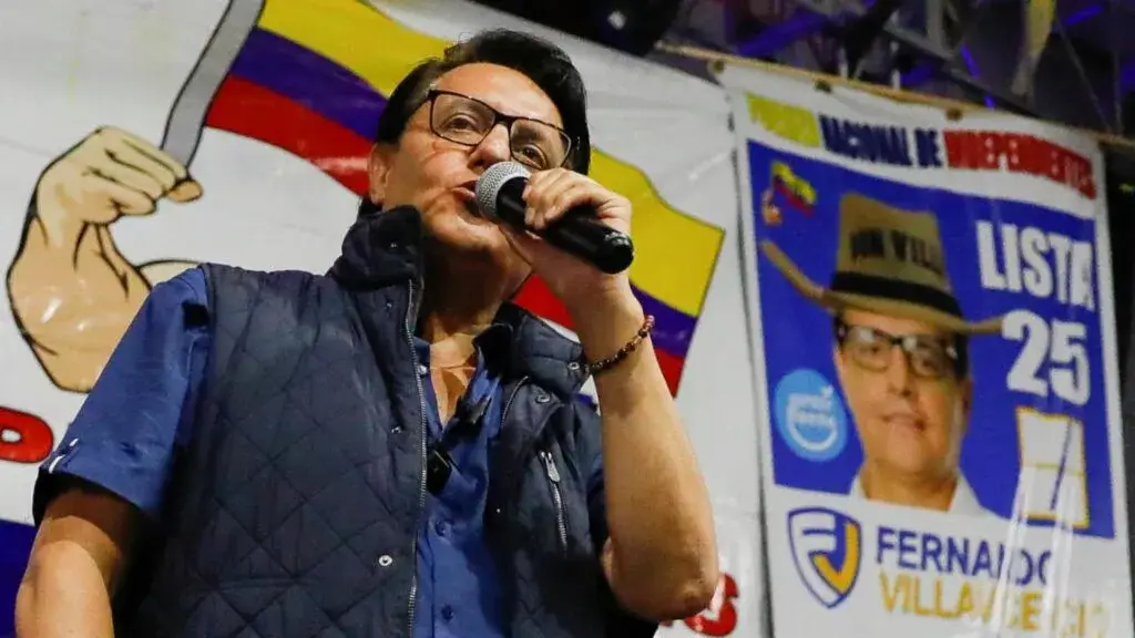 Fiscalía de Ecuador acusa a siete personas por el asesinato de Fernando Villavicencio y amplía la investigación sobre sus autores.