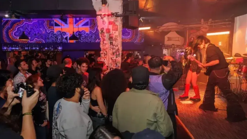 Indie Undergroud reúne música independiente, artistas locales y apoyo comunitario durante dos jornadas en Churchill’s Pub.