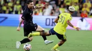 Inter Miami pierde 4-1 frente a Nashville en la MLS durante un partido en el que Lionel Messi asistió un gol y falló un penal.