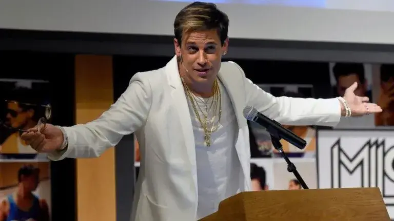 Milo Yiannopoulos enfrenta deportación tras ser detenido por ICE