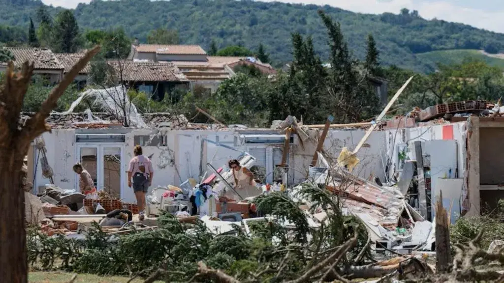 Tornado en Francia deja 39 heridos y cientos de casas dañadas
