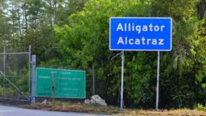 Alligator Alcatraz y las condiciones denunciadas en el centro de detención de migrantes en Florida
